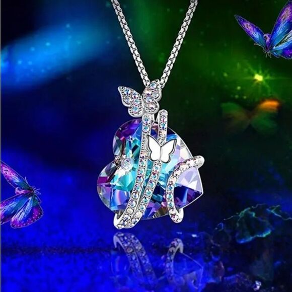 Enchanting Heart Butterfly Necklace Delicate Craftsmanship & Timeless Style - Picture 10 of 11